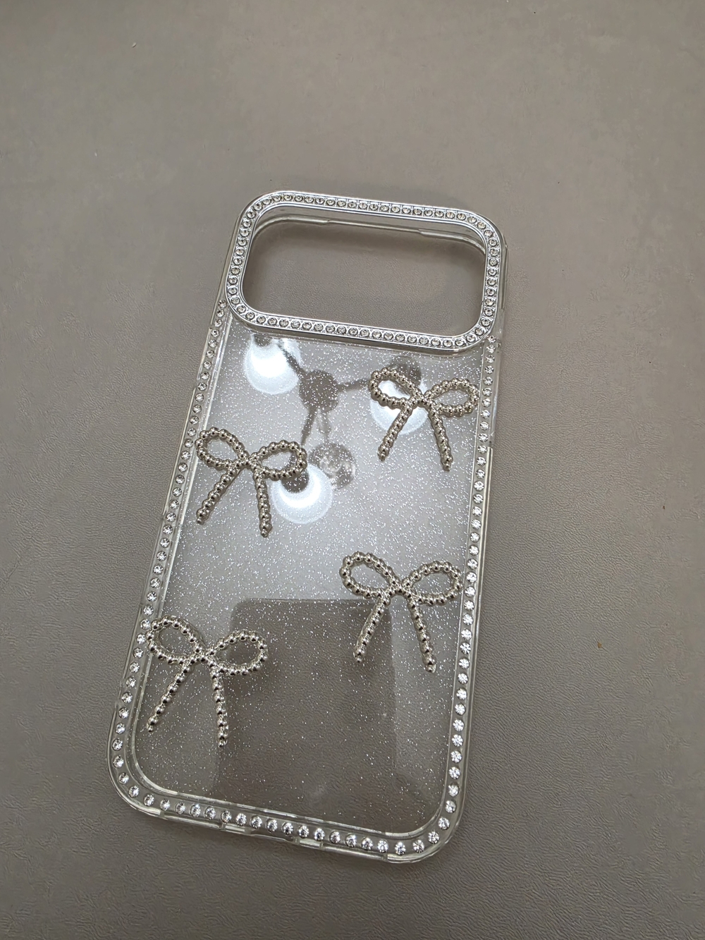 Clear Rhinestone Bow iPhone Case - Silver Glitter (Iphone 17 Pro Max)